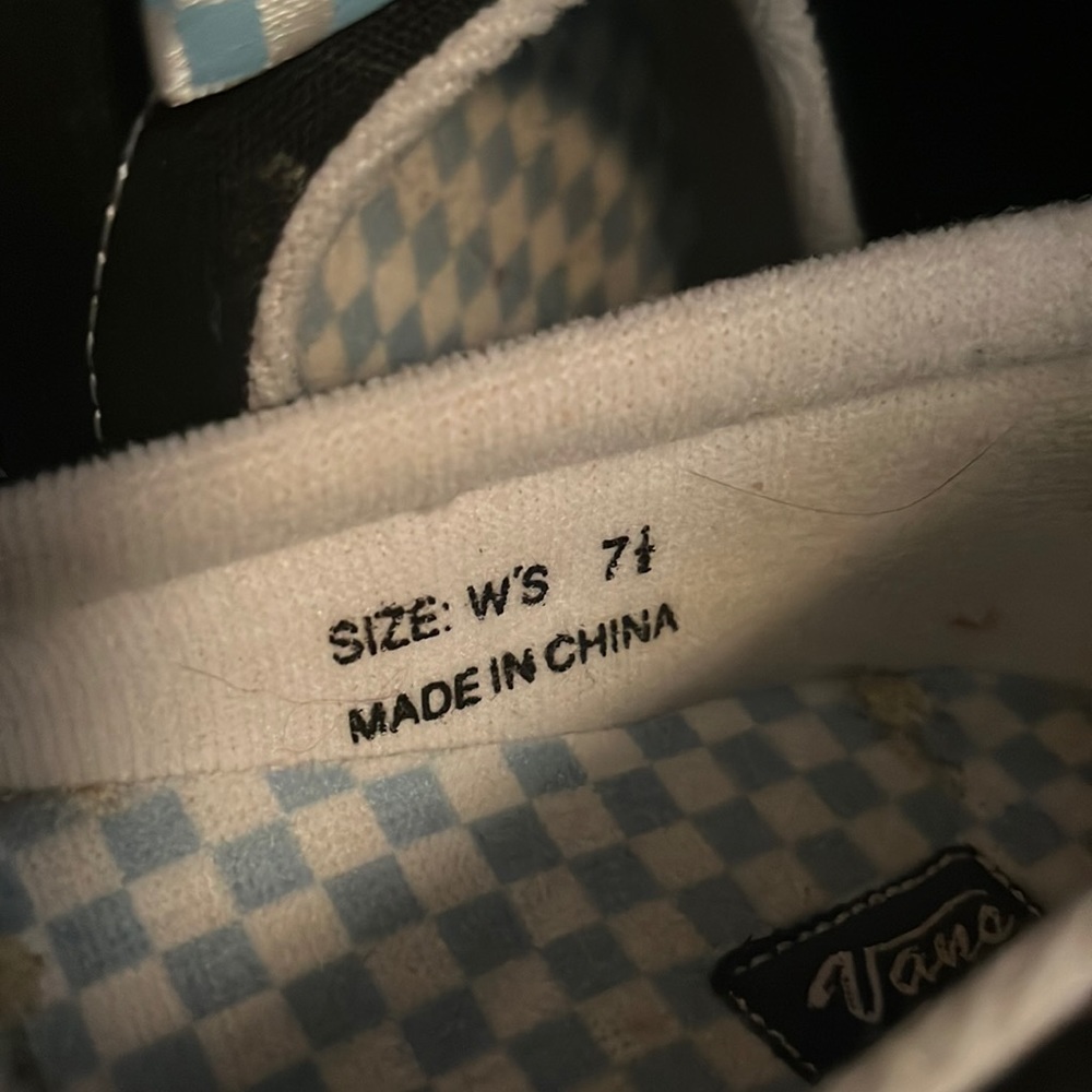 Vans - Picture 3 of 5